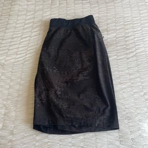 Lululemon Mens Shorts XXL Gray & Black. No lining, great condition.